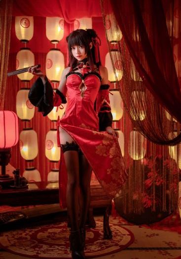 欧美长款女式风衣_超清在线观看
