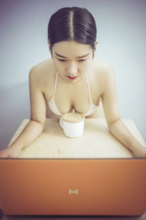 国产人妖在线视频网站_DVD完整版观看